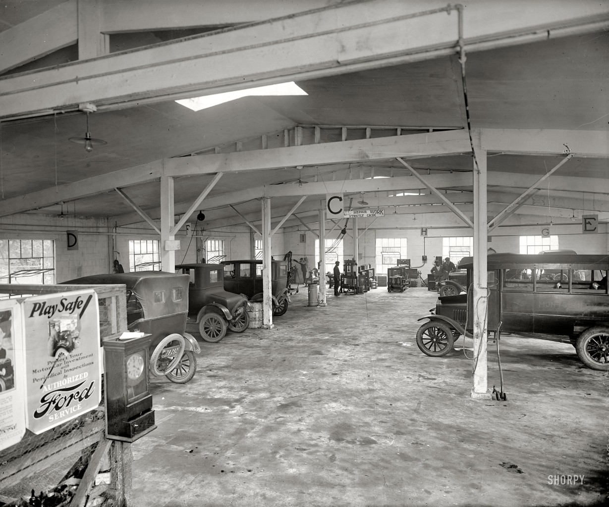 1920s Dealer Workshop