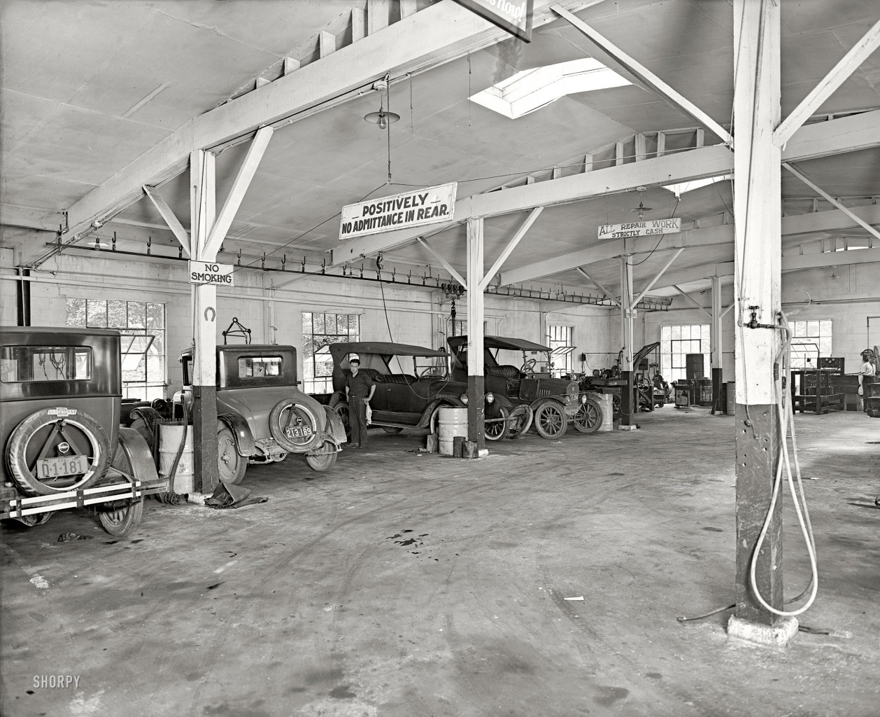 1920s Dealer Workshop