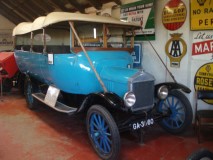 Bus - English Charabanc