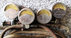 Tire Pump: Inline Air Pressure Gauges