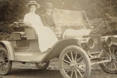 1909 Ford w couple cropped 50 hi rev (1)