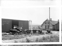 1914 Unloading New cars - Rifle