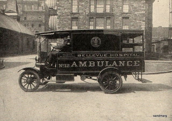 1914-Ambulance-Bellevue-Hospital.jpg