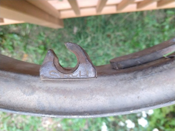 Hayes lug.jpg
