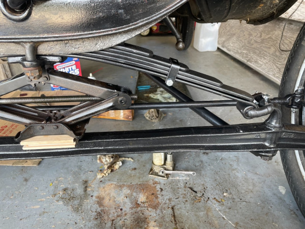 My Honda Civic screw jack enables access to the spring cups.