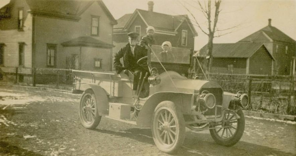 early truck.JPG