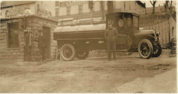Valvoline gas.JPG