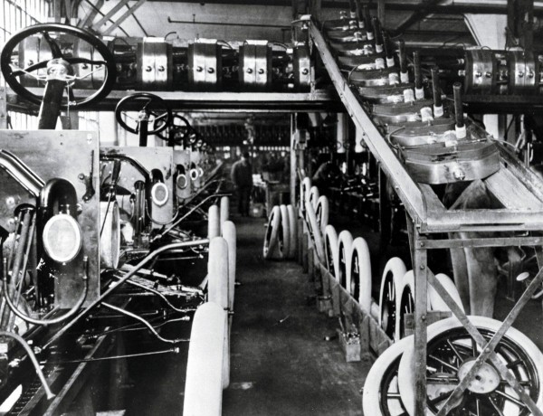highland-park-plant-model-t-ford-1914 - gas lines.jpg