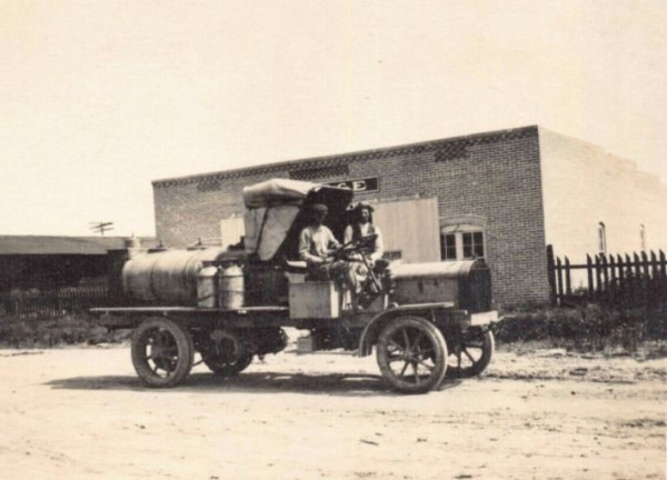 oil truck.JPG