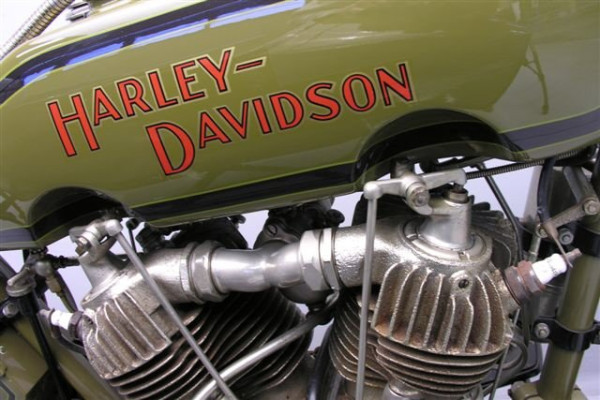 Harley-Davidson_20J_1920_tank.jpg