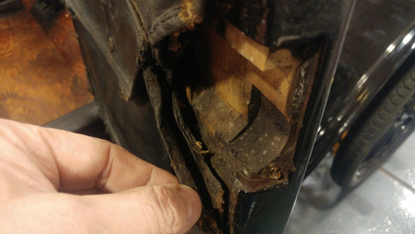 Door without lock - didn't look well