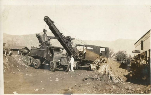 loading a truck 2.JPG