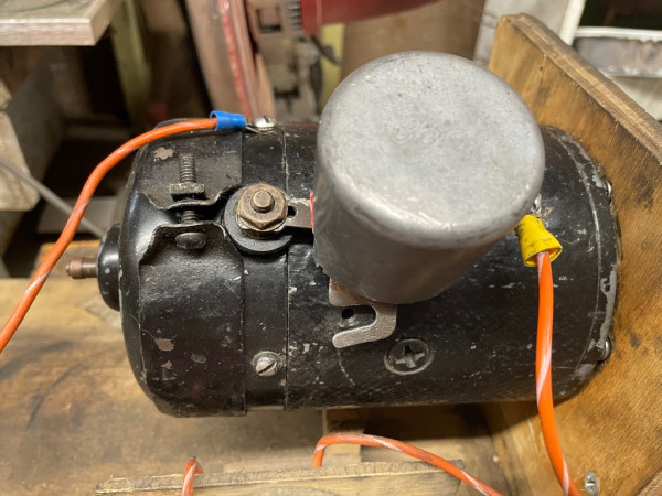 Regulator with the cover on