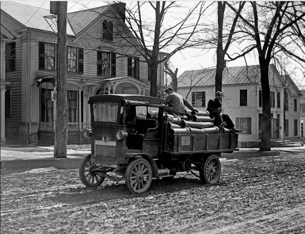 truck with clay pipes.JPG