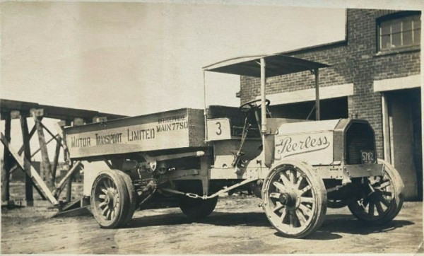 peerless truck.JPG
