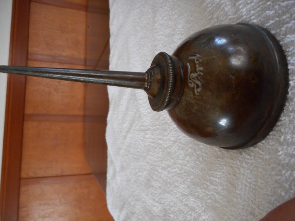 Oil Can 2.JPG