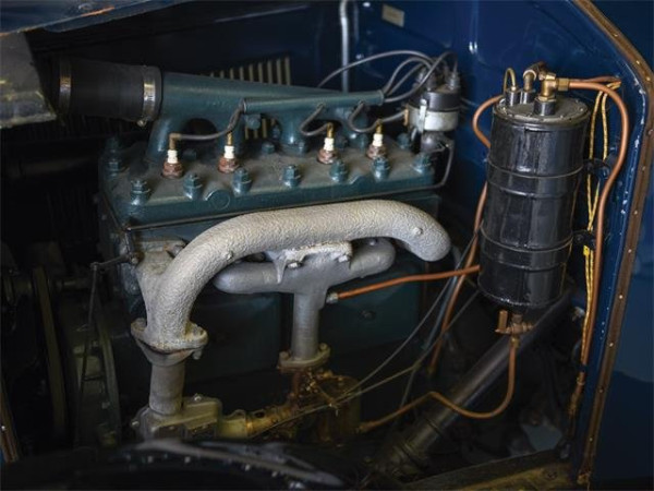 18052918-1925-hupmobile-sedan-thumb.jpg