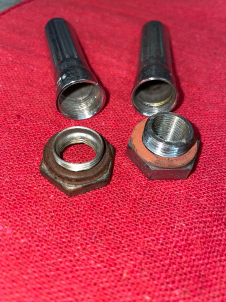 repro lock nut vs orignal large size locknut.jpg