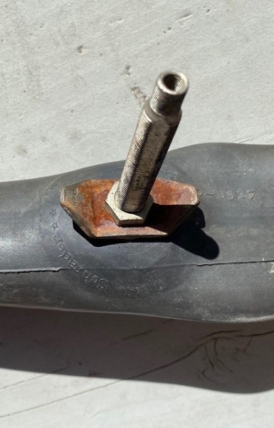 888 Valve Stem.jpeg