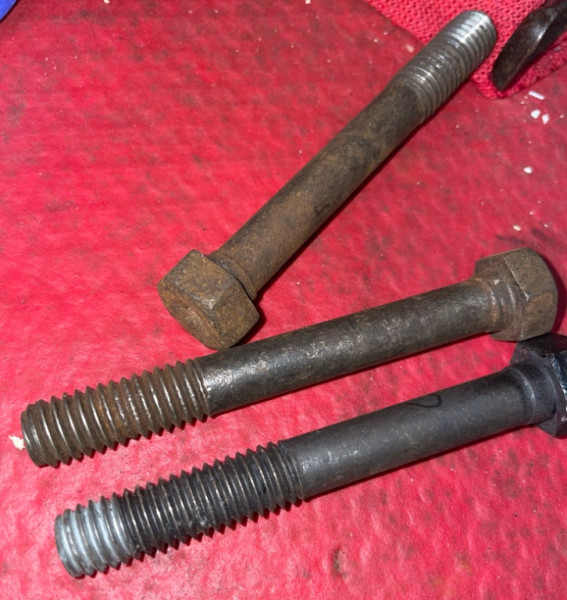 New bolt lower, old bolts upper.jpg