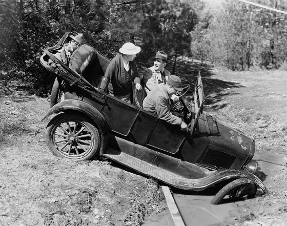 moviestill-note clinchersonimprovedT.jpg