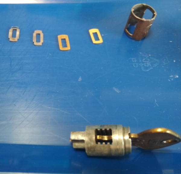 2 Key_cylinder_wafers.jpg