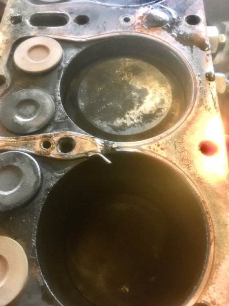 7AE893B3-BDAF-47FF-B935-A6D2C8D2C1FE.jpeg (182.85 KiB) Viewed 5618 times Head gasket “knock”