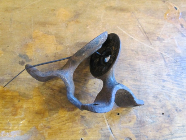 '26-'27 open car lamp brackets 1.JPG