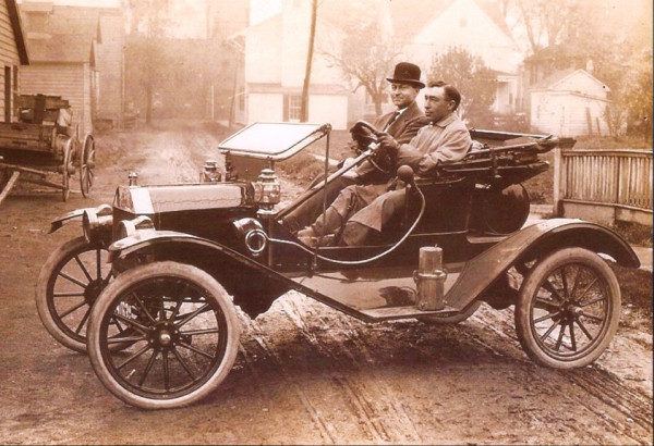 1910 open runabout.jpg