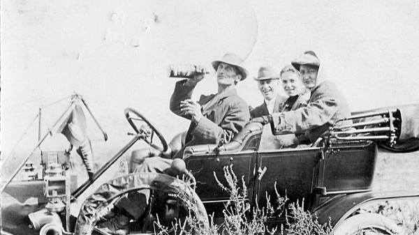 1911 touring w torpedo horn.jpeg