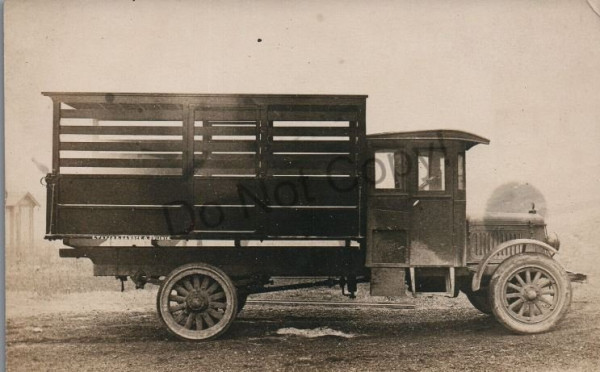 truck wooden spokes.JPG