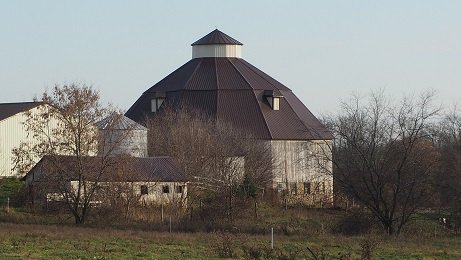 round barn.JPG