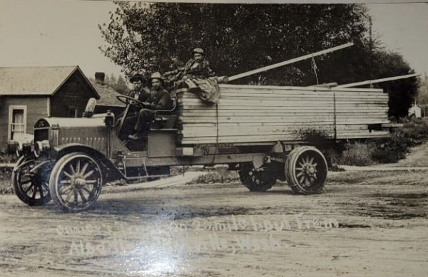 lumber truck5.JPG