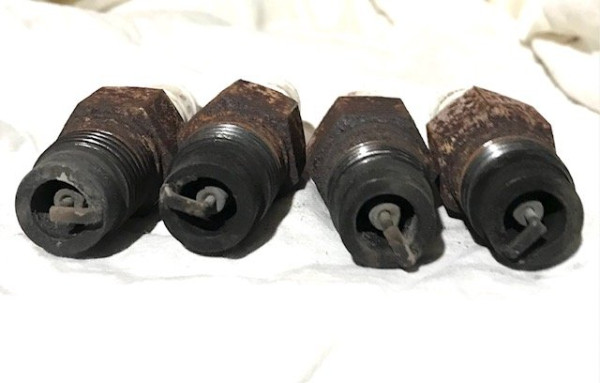 Plugs at 9K Miles with E-Timer.jpg
