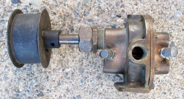 accessory oil pump.jpg