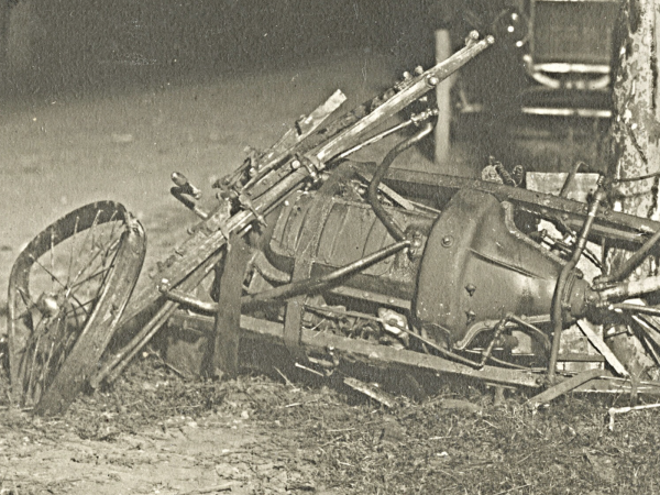 WRECK OF THE 10 CAR -  4-1/2&quot; X 4-3/4&quot; , 302.2 CUBIC INCH FORD SPECIAL RACER