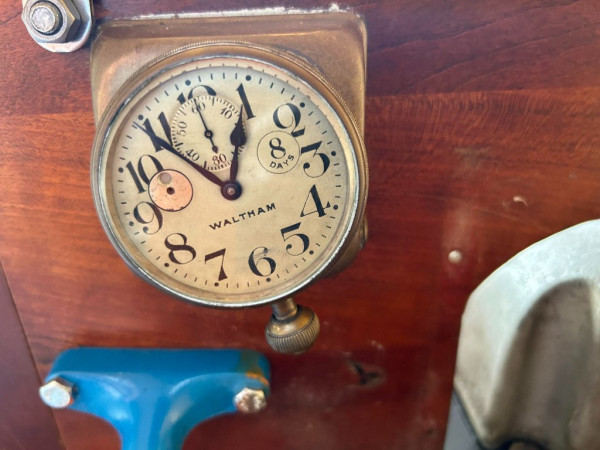 Car Clock.jpg