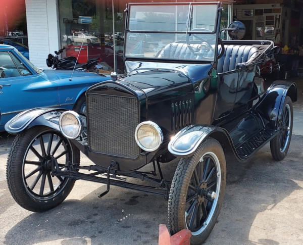 Resized_1924_Model_T_Roadster.jpeg