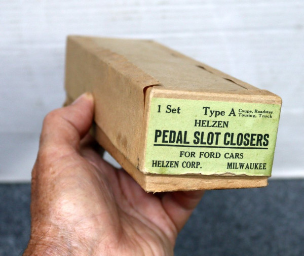 Helzen Pedal Slot closures Type A box.jpg