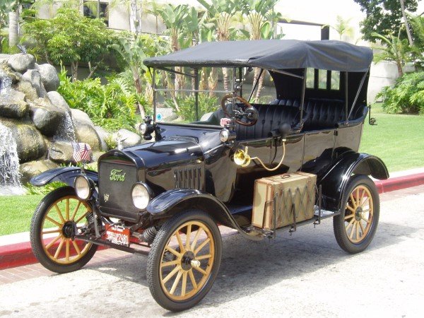 Bob's 1917 T touring.jpg
