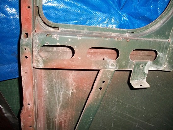 behind seat riser bracket.jpg