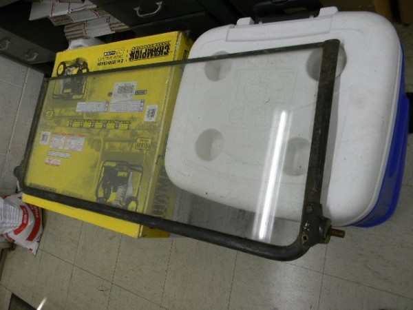HUGE WINDSHIELD 012.JPG