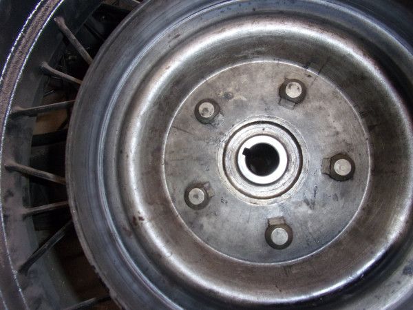 wire wheel hub.JPG