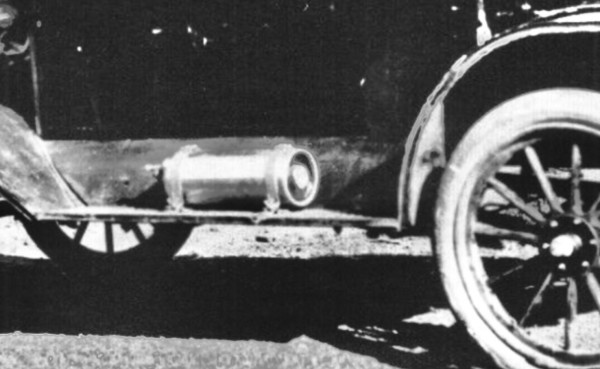 PHOTO # 6 - PREST-O-LITE &quot;E&quot; TANK