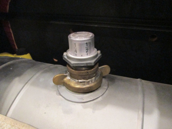 gas gauge.JPG