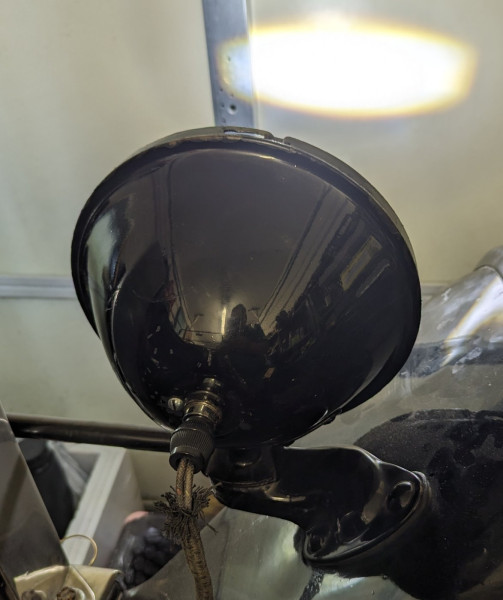 Dim - bulb light only, no lens