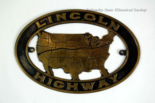 Radiator_Emblem,_Lincoln_Highway.jpg