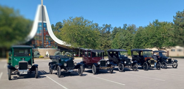 Parked at the Shrine for lunch