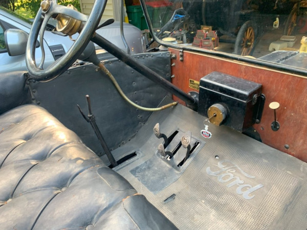 seat_front_floor.jpg