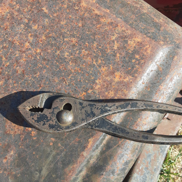Ford Pliers.jpg